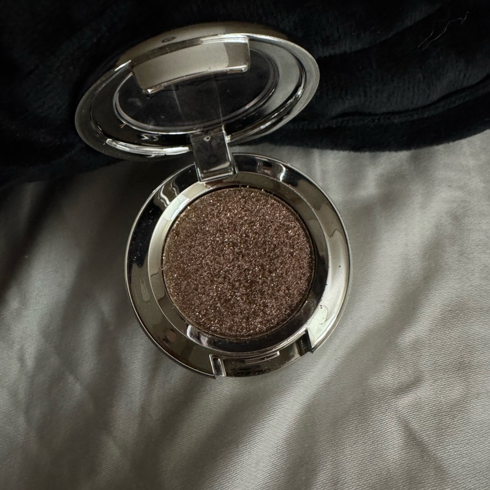 Mac P is for Pink eyeshadow